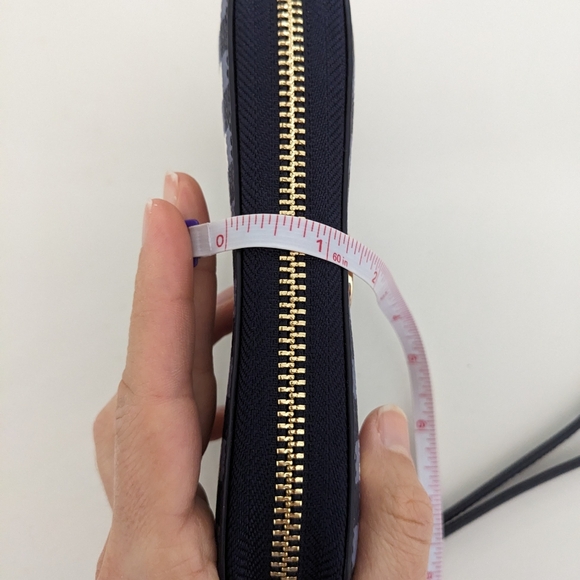 EUC! Tory Burch Navy Blue Checkered Robinson Wristlet Wallet - Picture 10 of 14